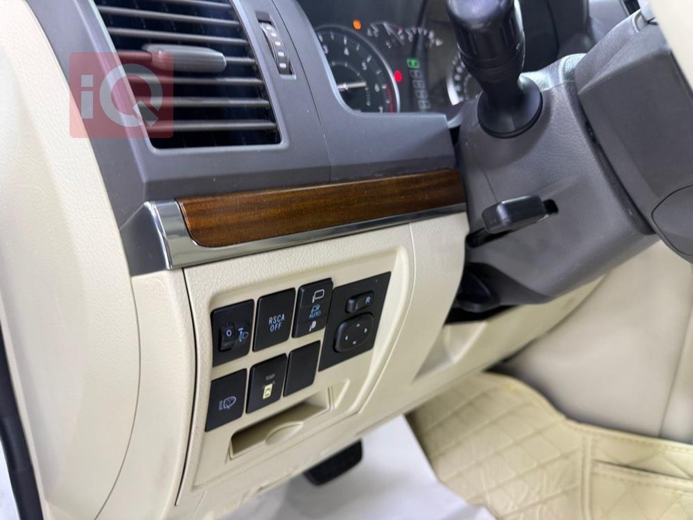 تۆیۆتا لاند کروزەر